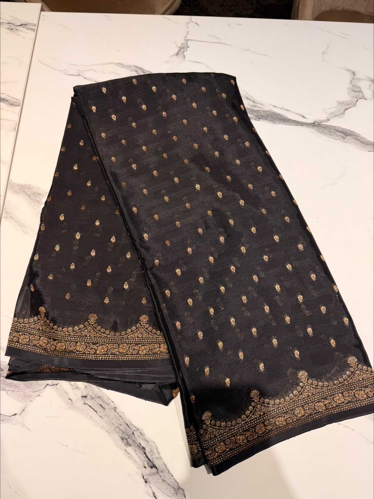 Scallop Khaddi crepe Black