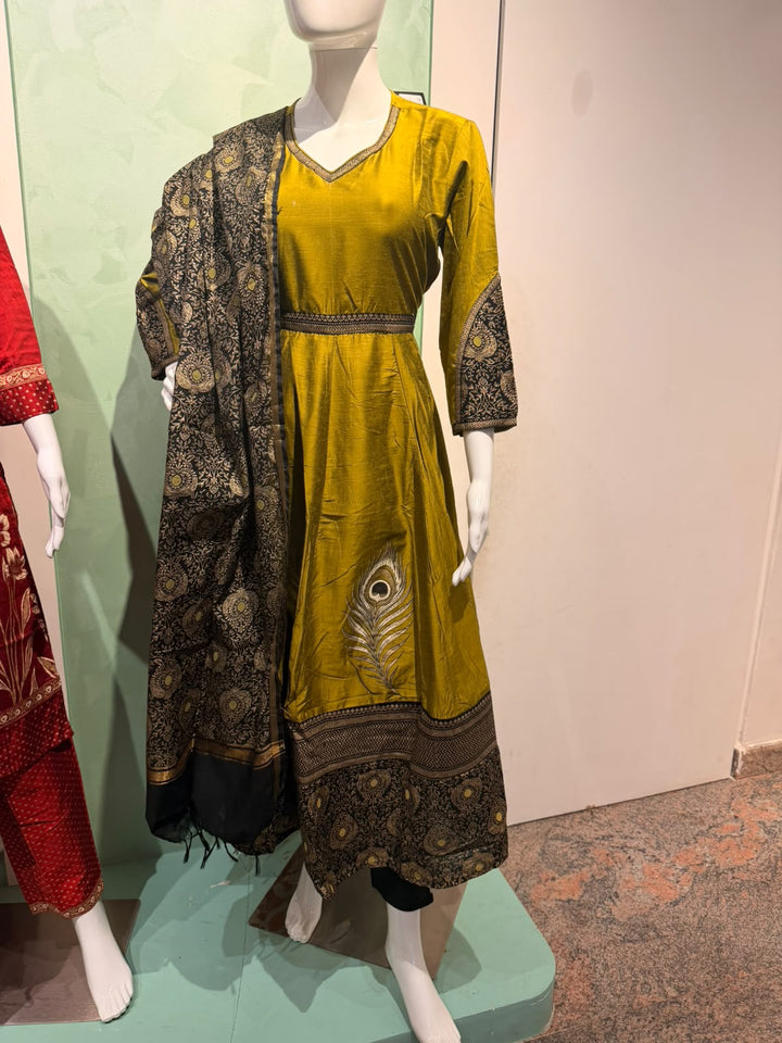 Mehendi green black kurta set